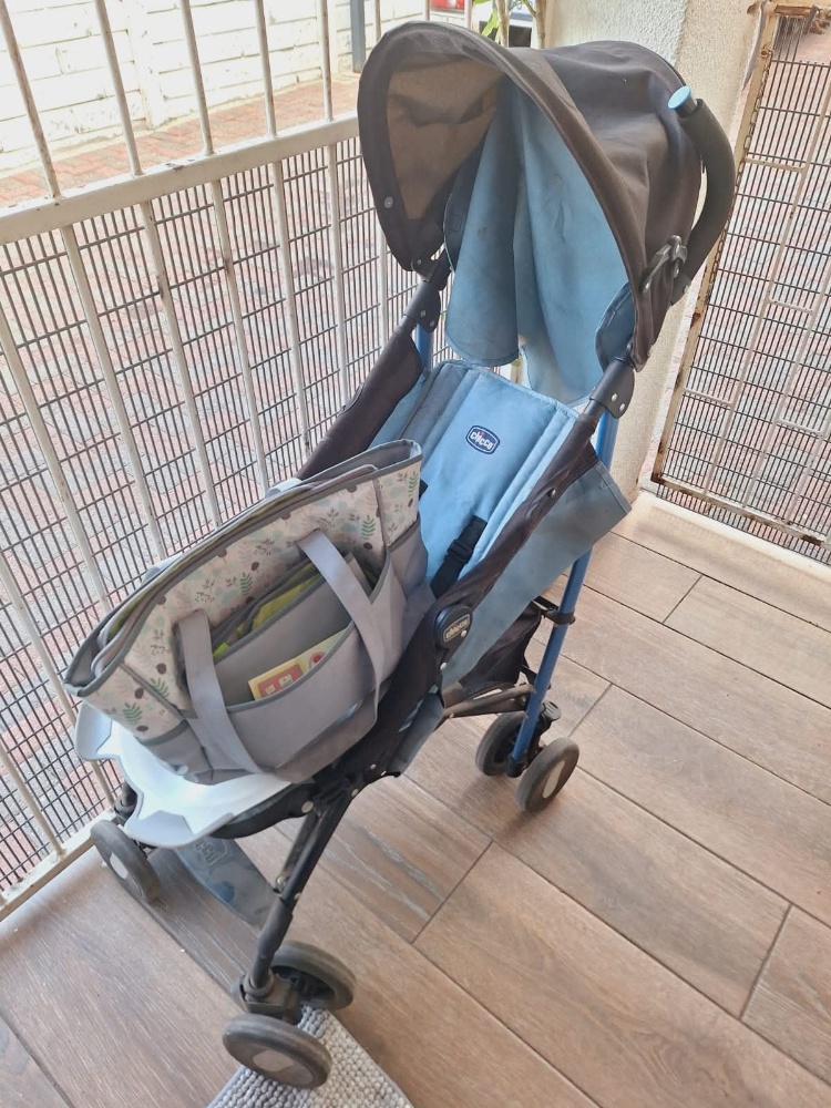 Donation of a Chicco baby stroller and diaper bag